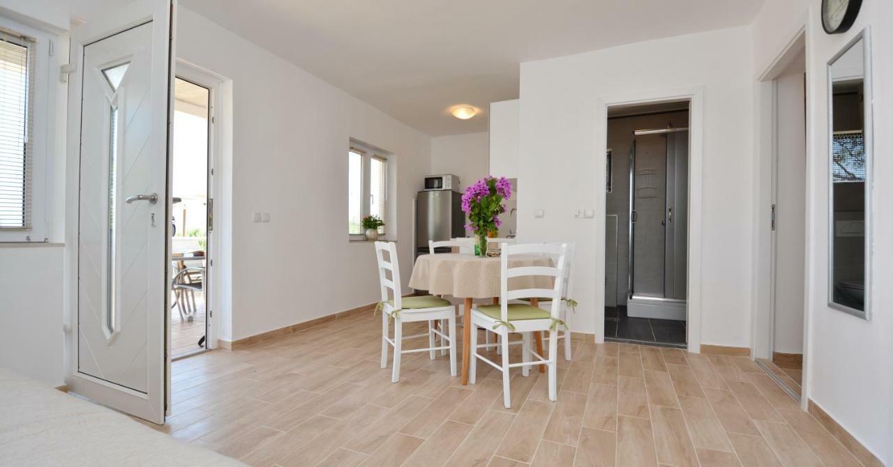Apartmani Cesarec Basina Exterior foto